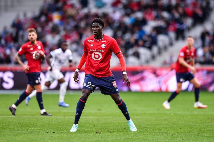 欧冠比赛中出现悬念,全场观众瞠目结舌 欧冠比赛中出现悬念,全场观众瞠目结舌