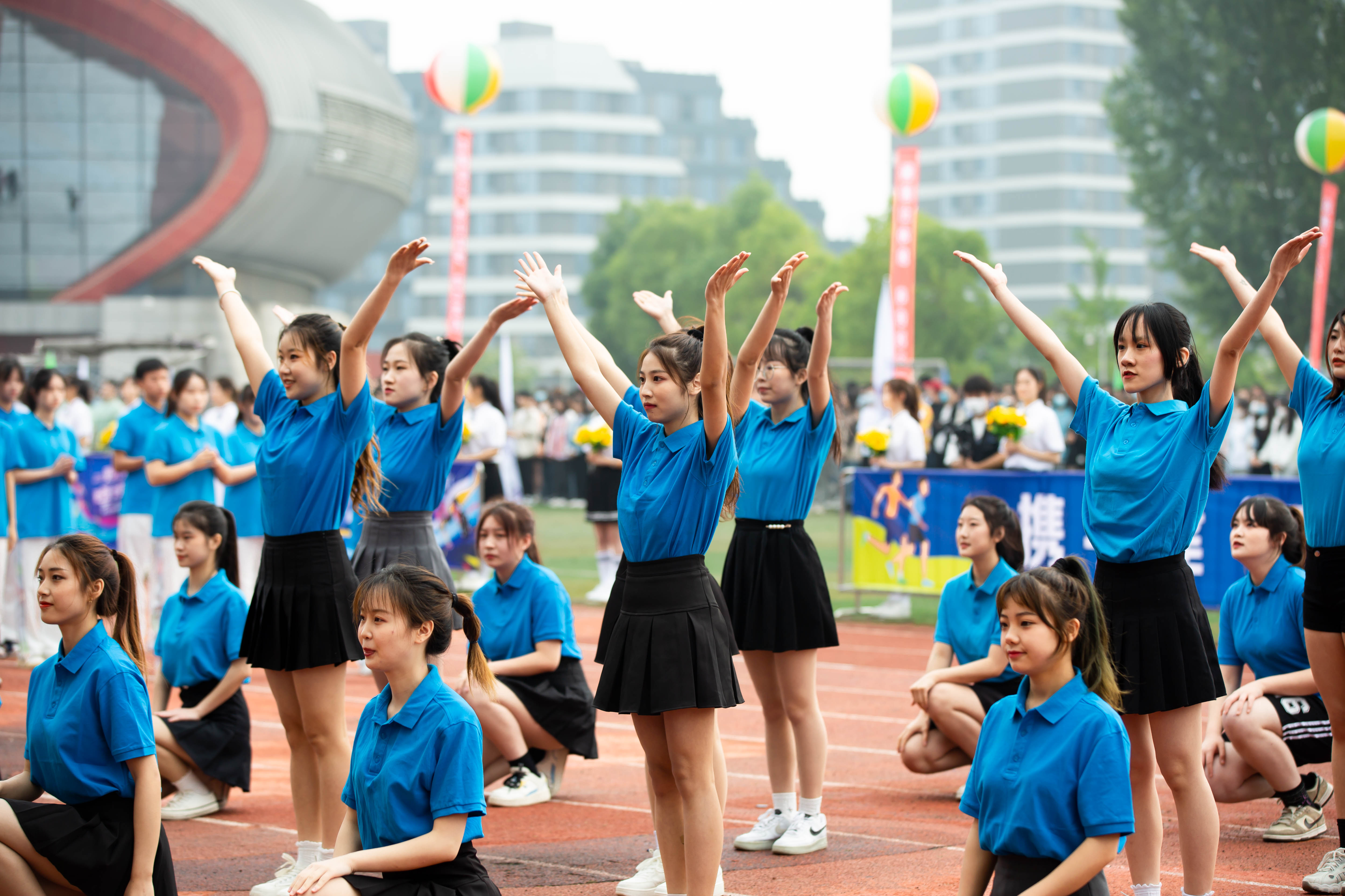 青年足球骄子对抗,青春风华无限魅力的简单介绍 青年足球骄子对抗,青春风华无限魅力的简单介绍