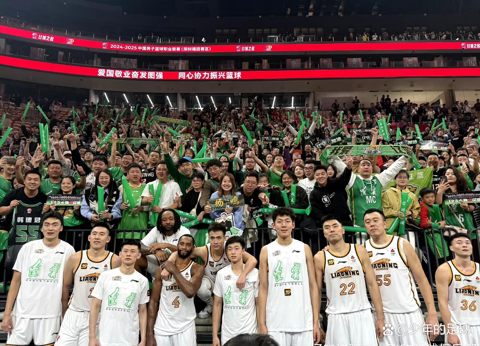 包含中国篮球联赛的精彩比赛持续升温，球迷热情高涨的词条