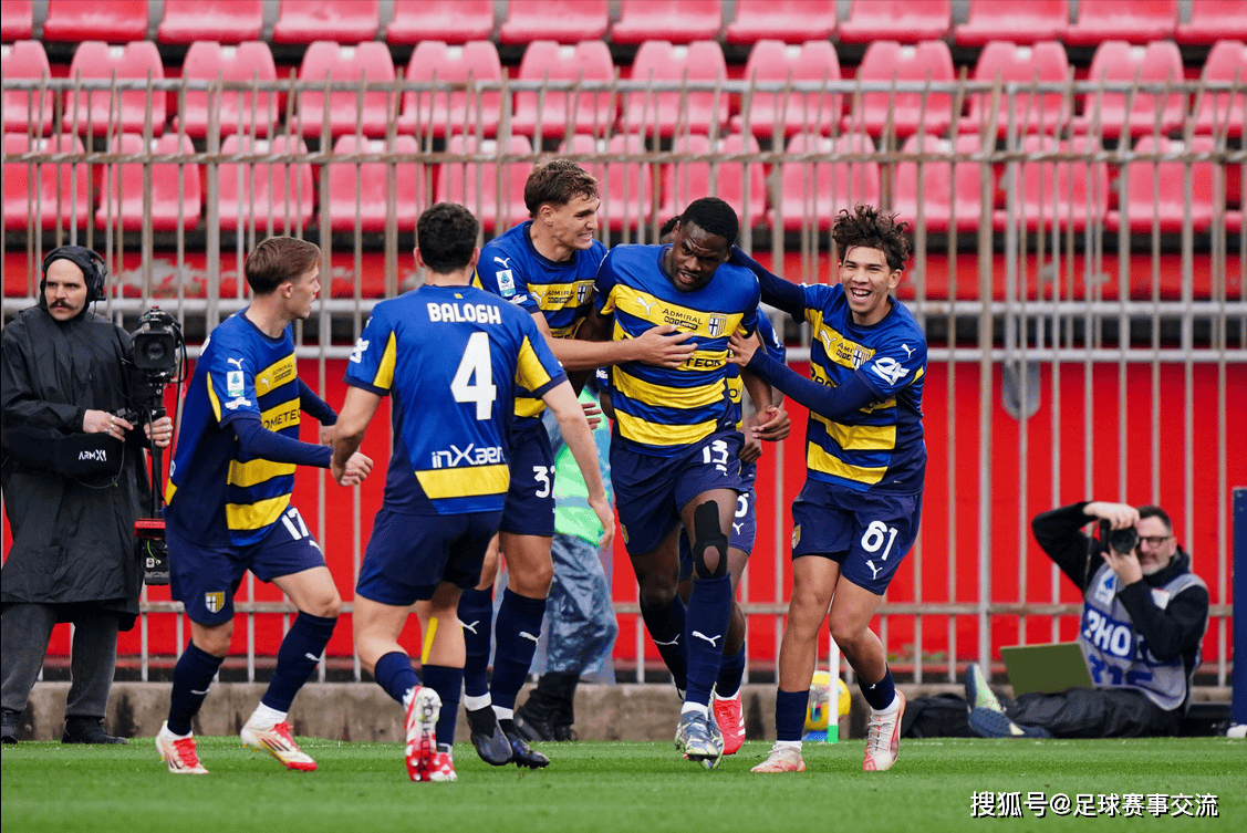 佛罗伦萨临时主帅上任，球队备战下一轮比赛的简单介绍