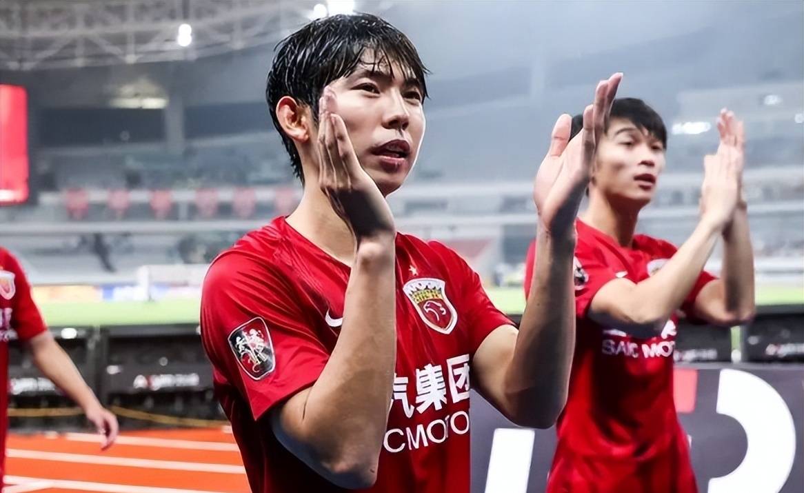 开云体育官网-重庆对阵上港，双方实力比拼瞬间回放的简单介绍