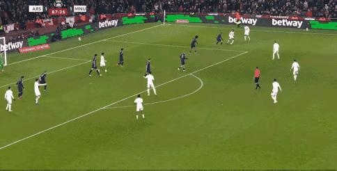 开云体育官网-阿森纳主场惨遭对手逆转，球迷不满