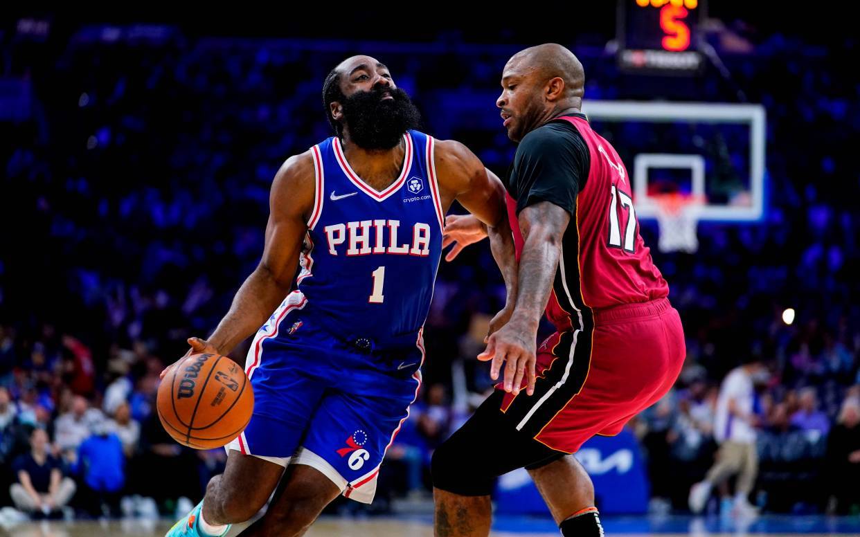 关键球员复出，火力全开为球队赢得胜利的简单介绍