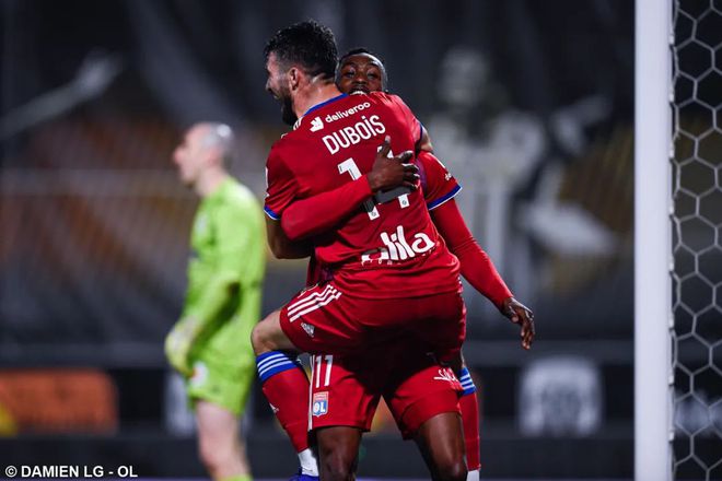 包含里昂客场不敌尼斯,失去积分榜前三位置的词条 包含里昂客场不敌尼斯,失去积分榜前三位置的词条