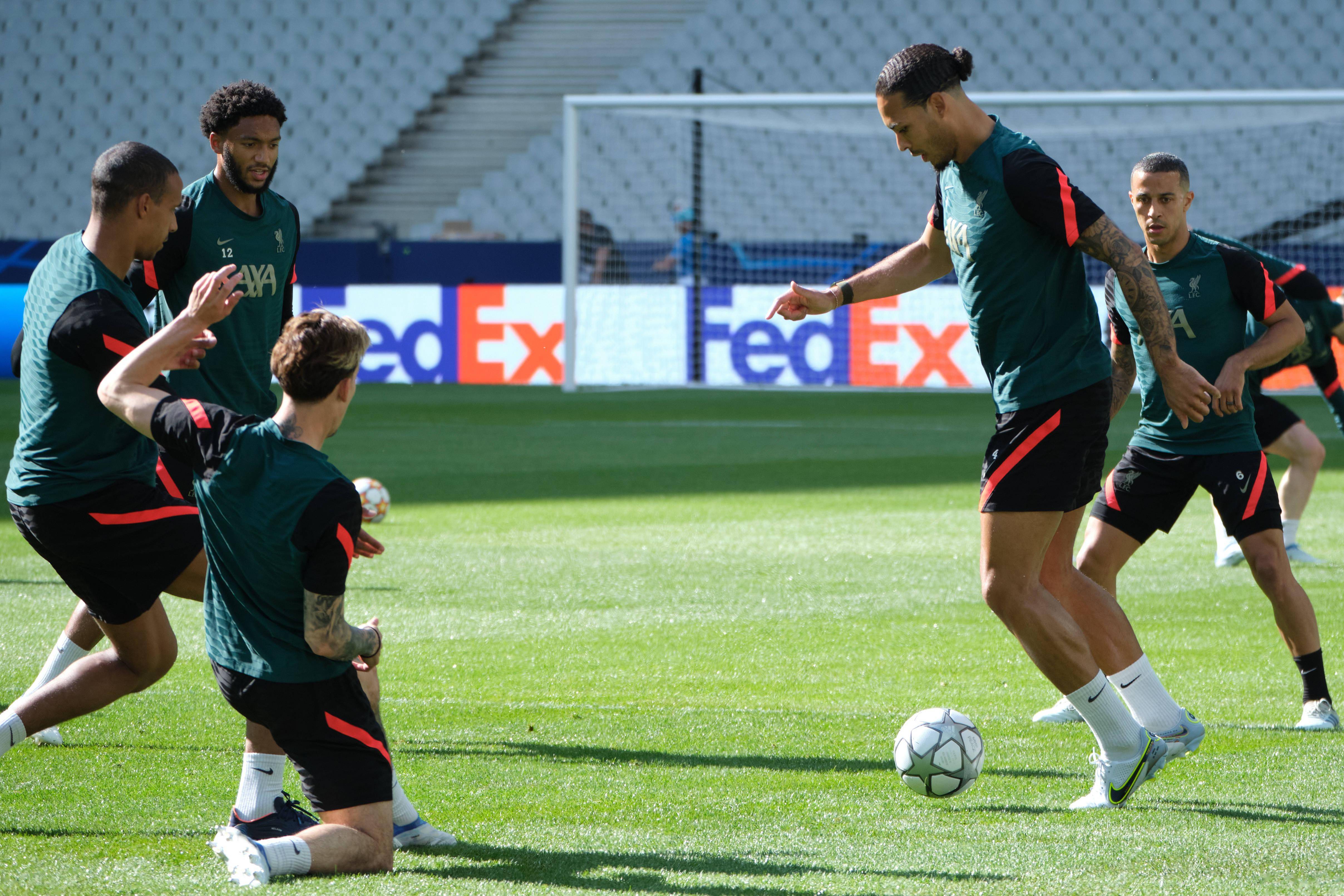 开云体育-利物浦球员积极备战未来足球赛事