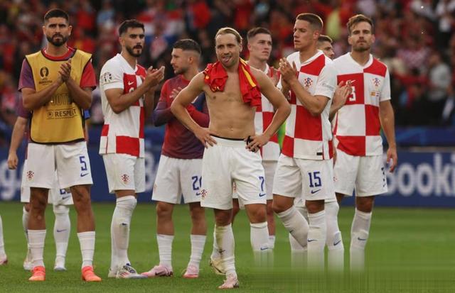 克罗地亚队表现超群,备受称赞! 克罗地亚队表现超群,备受称赞!