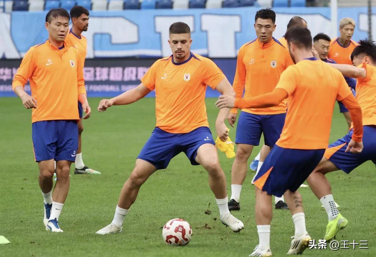 开云体育下载-球队核心球员伤愈重返赛场备战