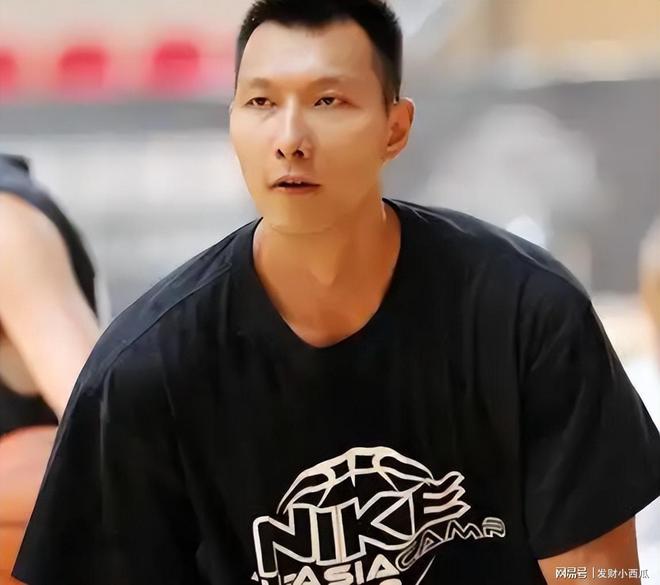 CBA球员私生活曝光,引发观众议论 CBA球员私生活曝光,引发观众议论