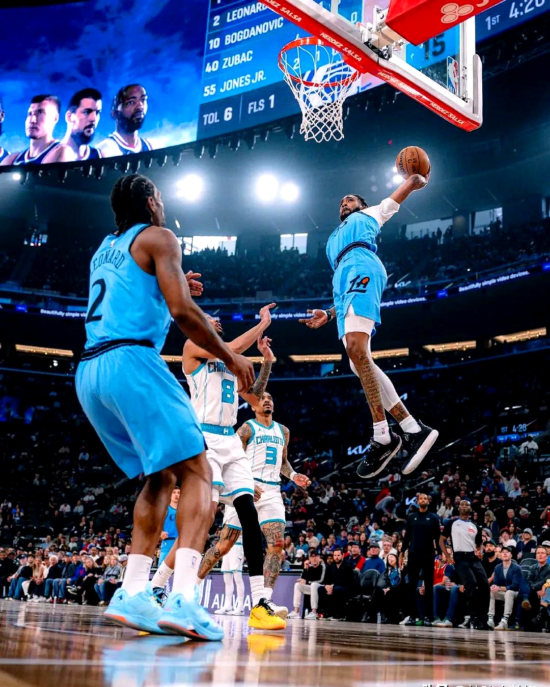 快船主场击败掘金,哈雷尔充当进攻核心 快船主场击败掘金,哈雷尔充当进攻核心