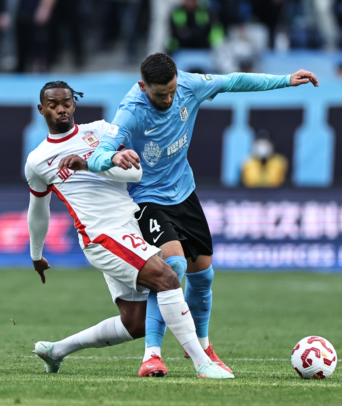 球队全员发挥出色，击败对手获得胜利