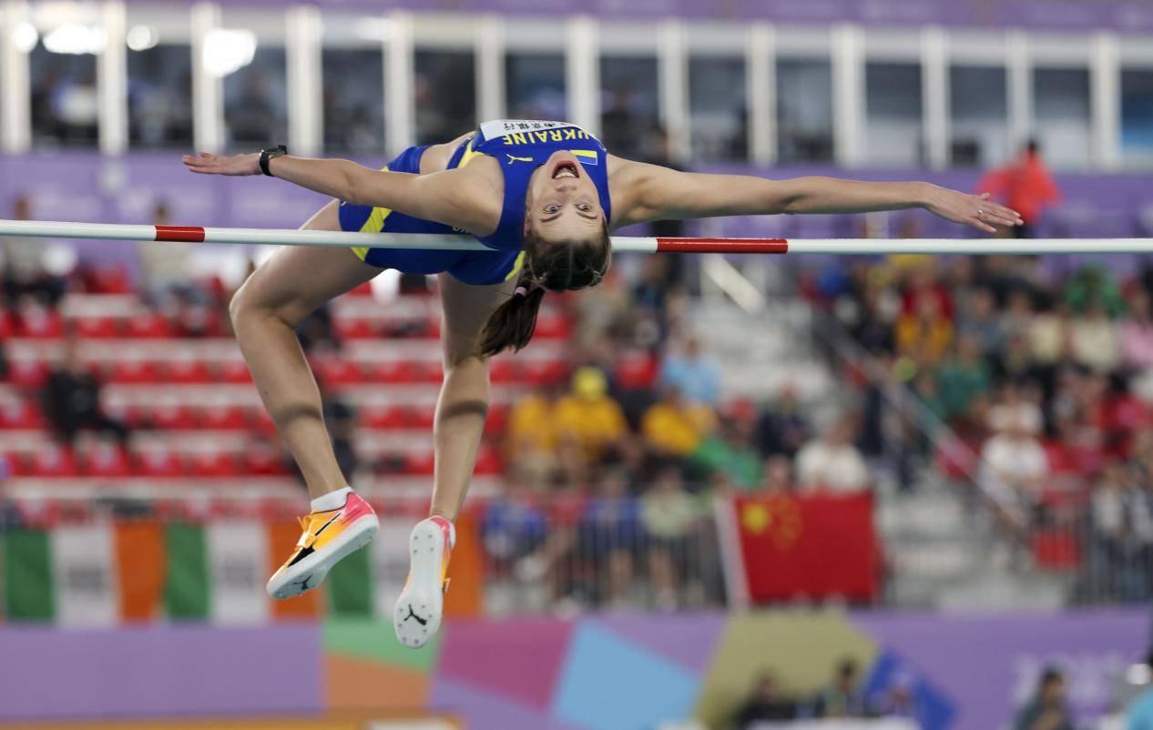 举重比赛女子项目印度选手创造历史