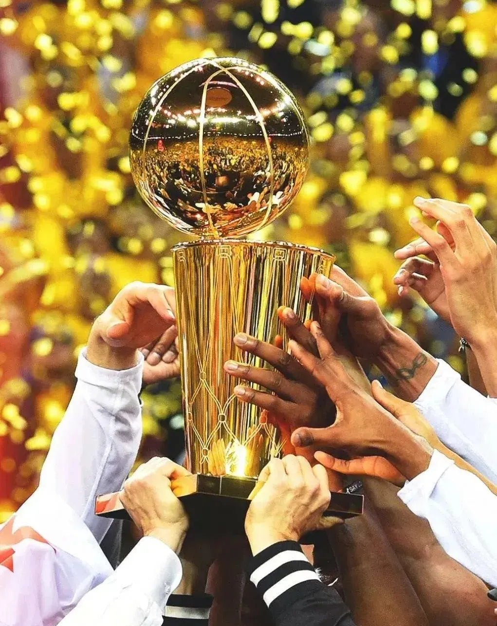 -顶级球员的表现助力球队取得了令人瞩目的胜利的简单介绍