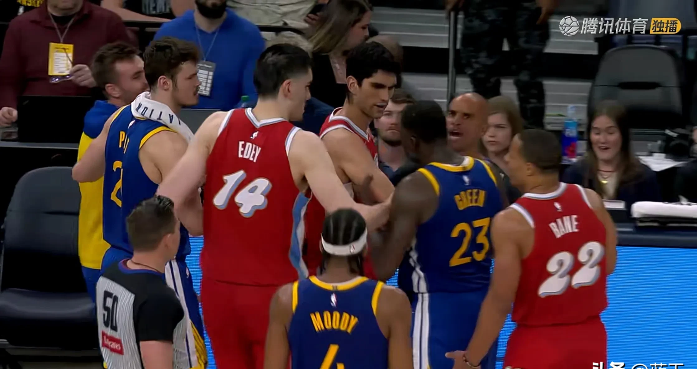 开云体育中国-76人遭遇三连败，西蒙斯受伤