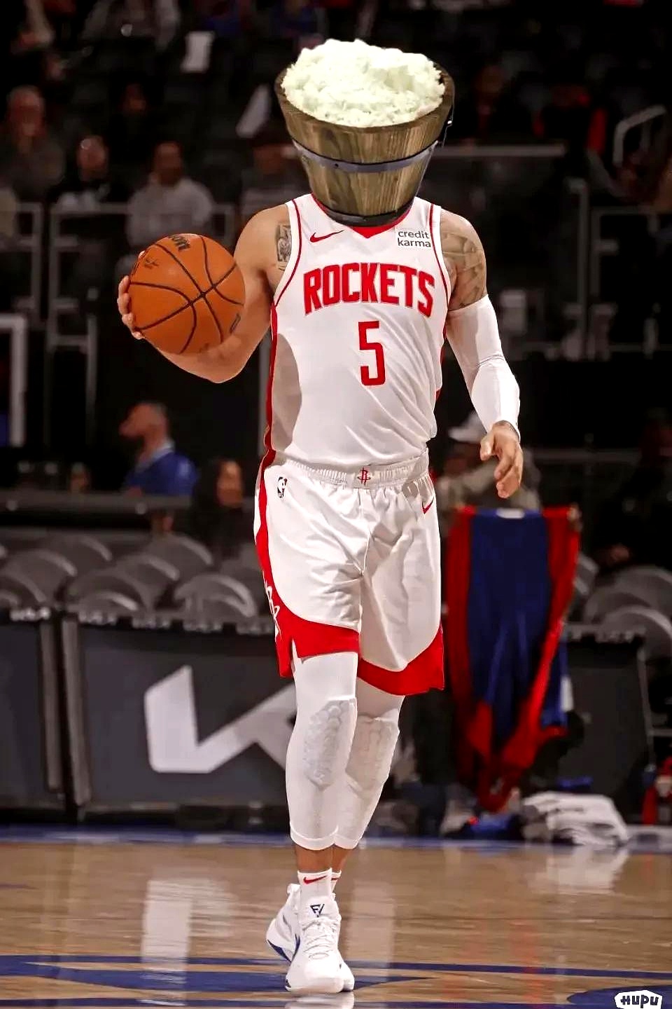 火箭力克国王，拉塞尔45分