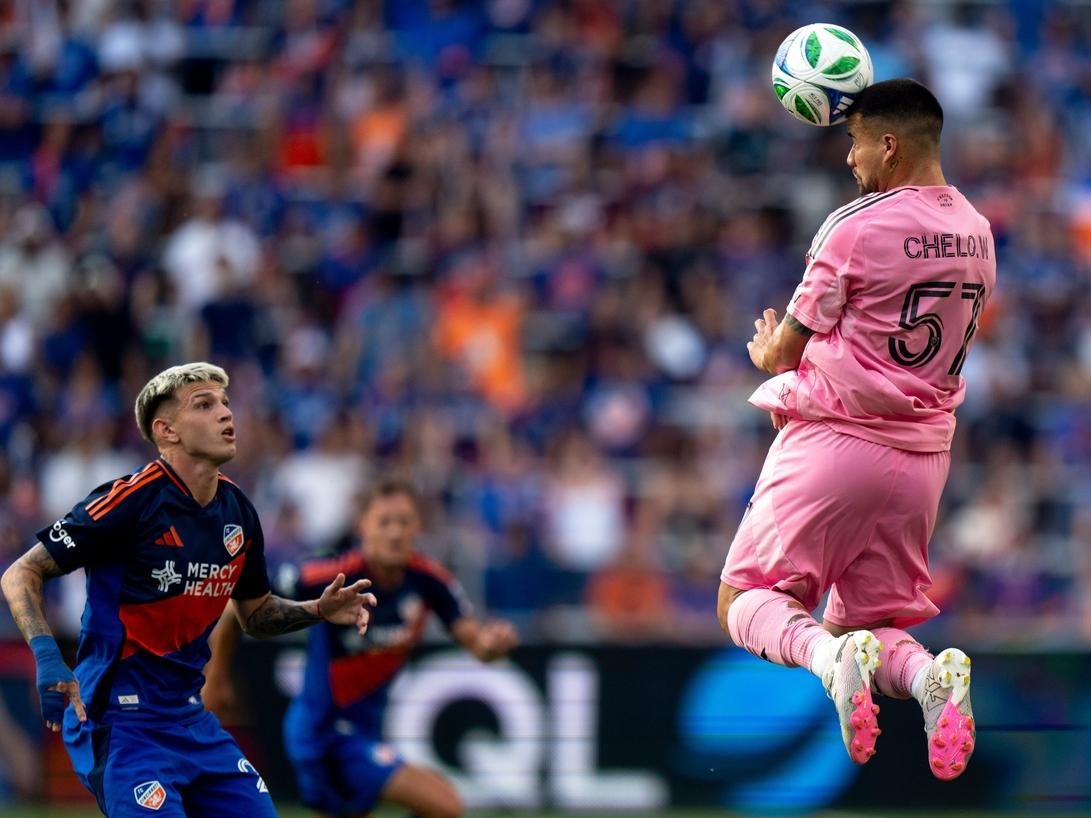 乌拉圭逆转塞维利亚，梅西统治全场