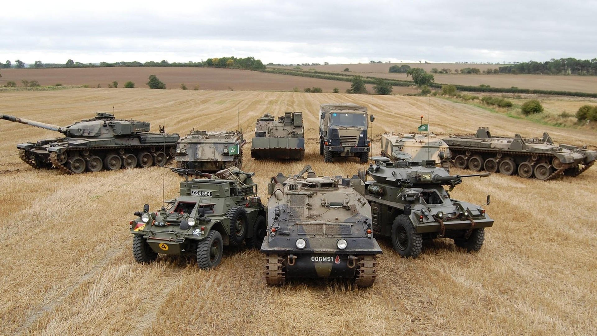 开云体育官网-金靴绝响！莱万一击终结黄黑之梦，那不勒斯蓝色狂想曲奏响决胜篇章