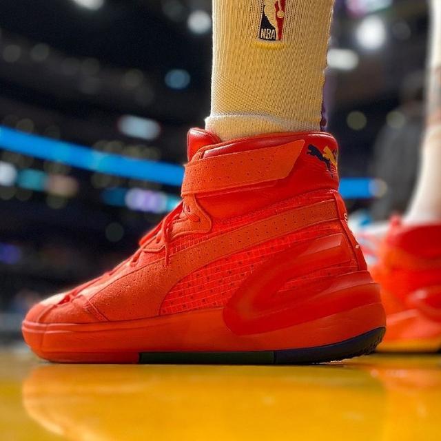 开云官网-勇士淘汰广厦队，锡安在西甲国家德比接管比赛