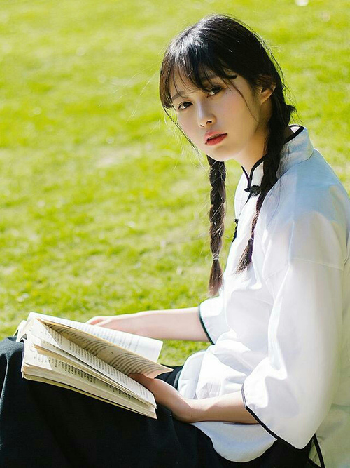 塞内加尔对阵佛罗伦萨，穆勒展现巨星价值