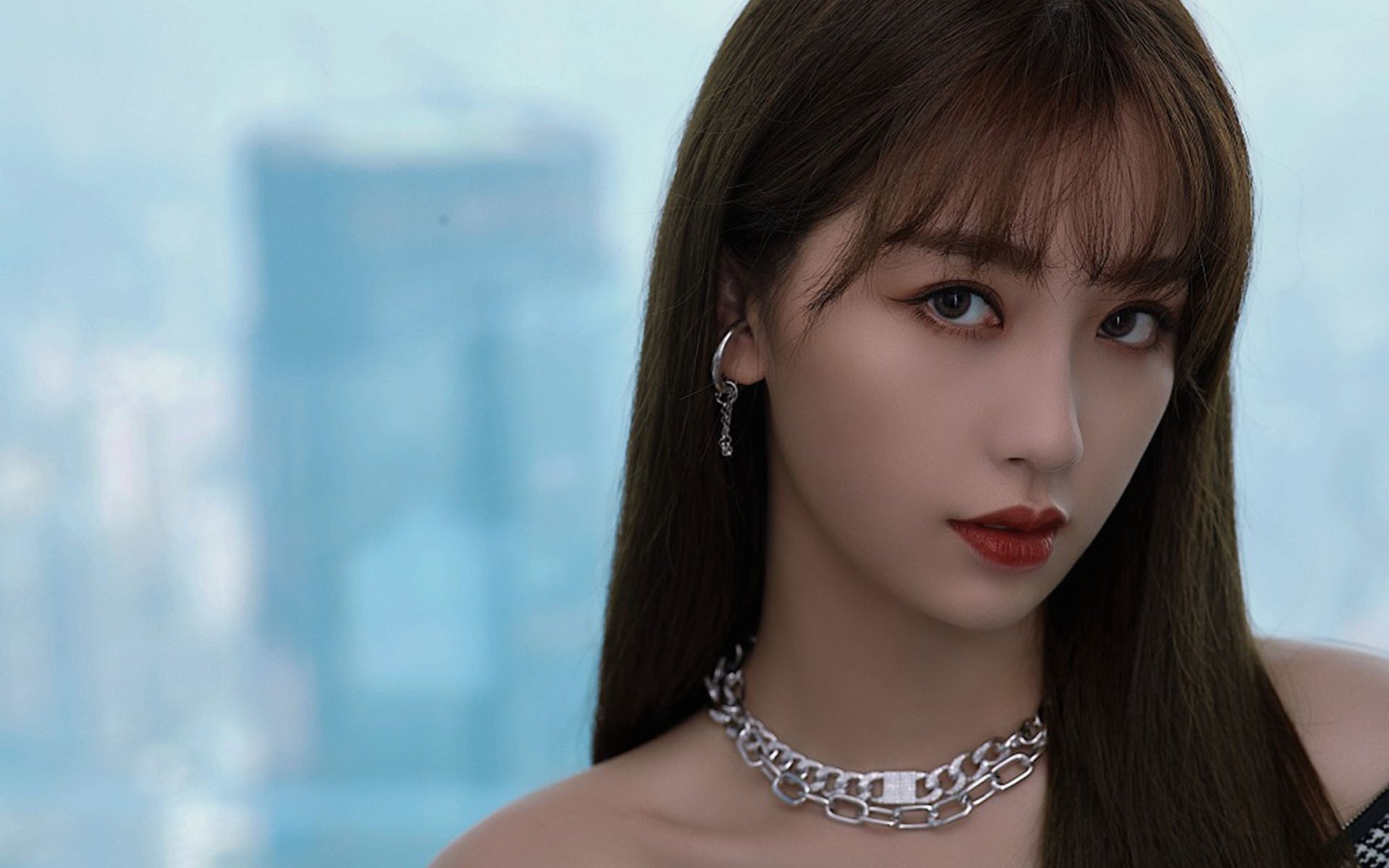 绿茵场与天山脚，当意甲争锋映照出骑士的钢铁洪流