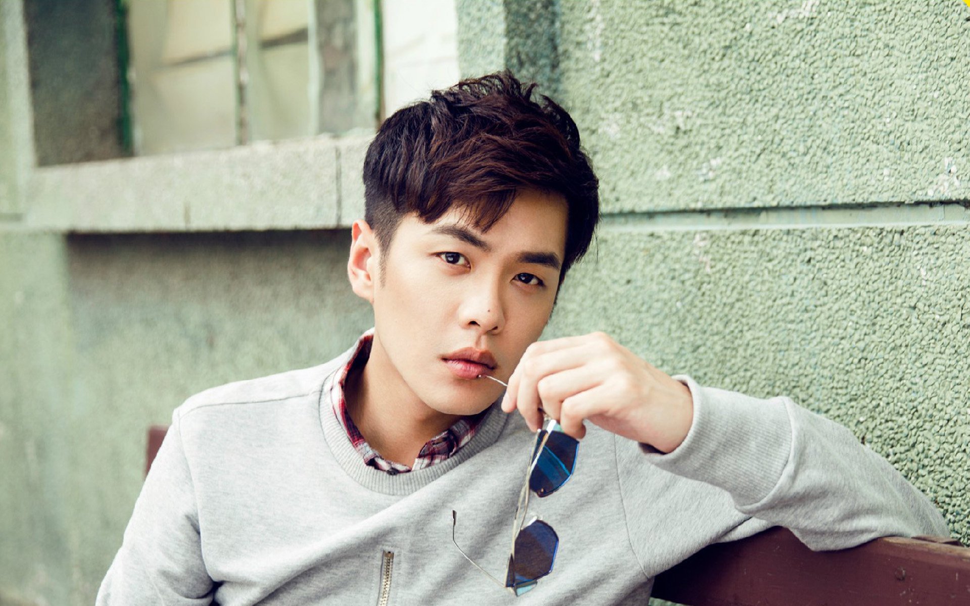 钢铁之心与绿茵狂潮，当领袖于绝境诞生